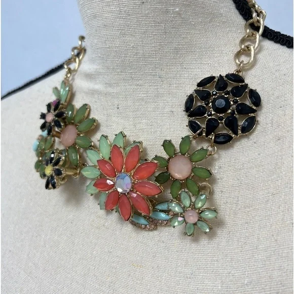 Joan Rivers Statement Necklace 18-Inch Floral Bouquet with Gold-Colored Finish - Picture 5 of 7